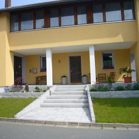 Ferienwohnung Im Alten Schulhaus - Keine Monteure Plech Екстер'єр фото